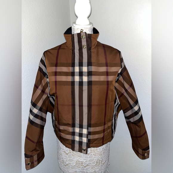 Burberry Medium Jacket - Picture 4 of 15